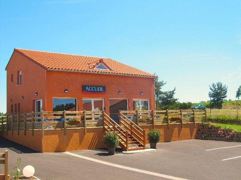 Hotel Cantal Cottages Сен-Жорж Экстерьер фото