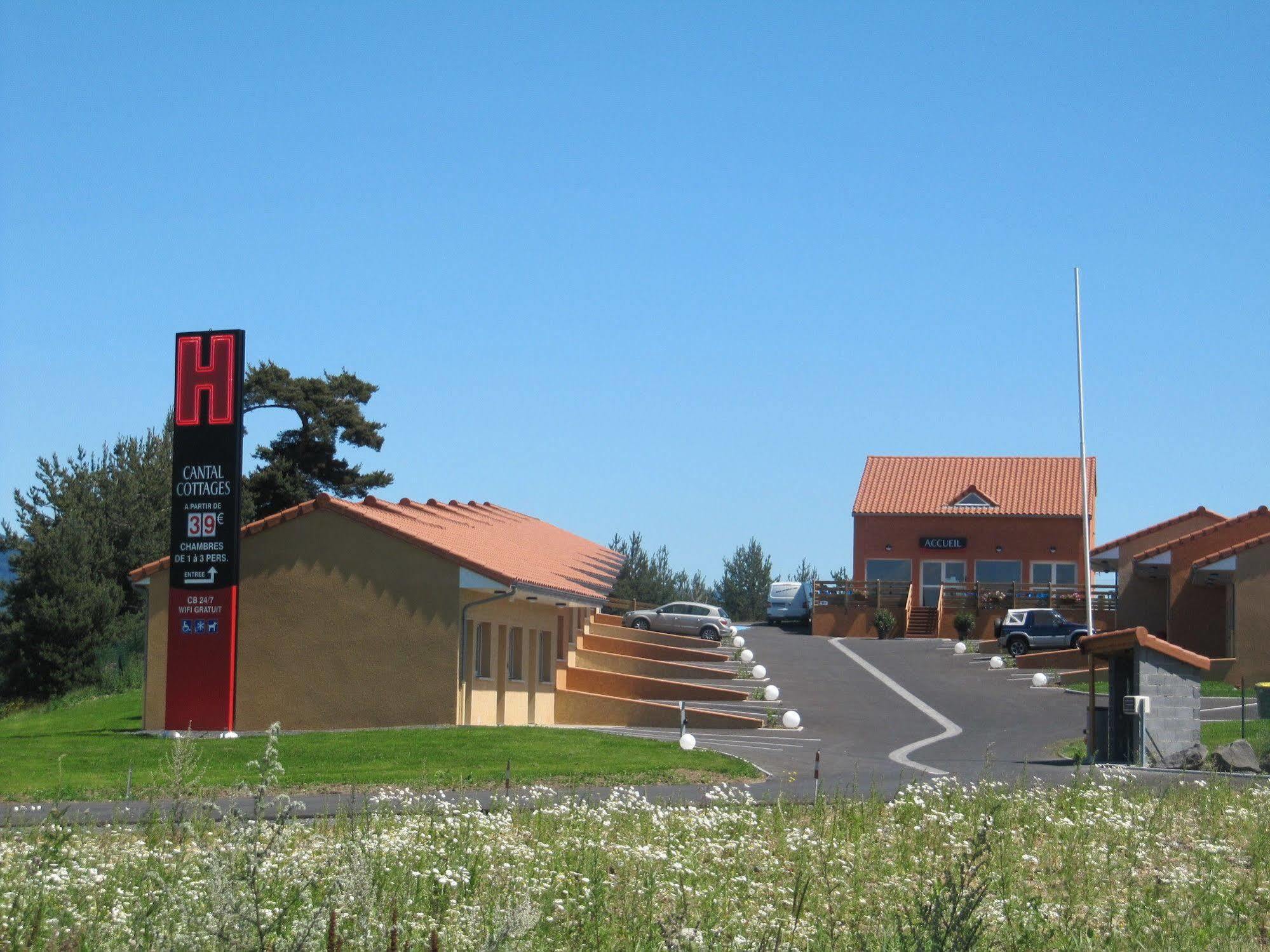 Hotel Cantal Cottages Сен-Жорж Экстерьер фото