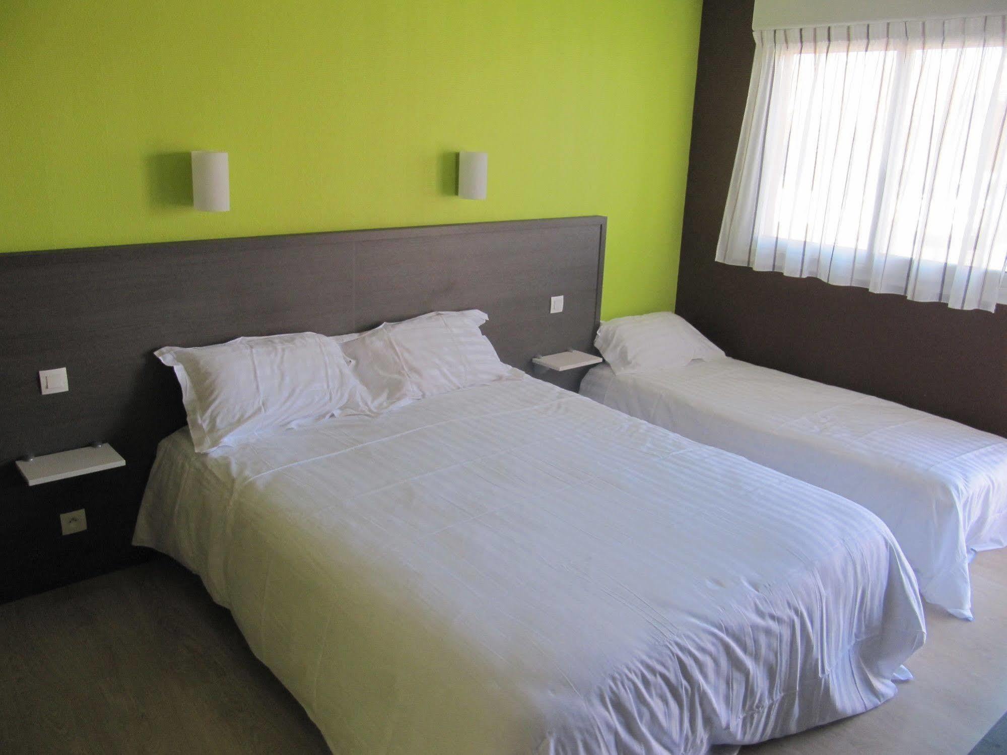 Hotel Cantal Cottages Сен-Жорж Экстерьер фото